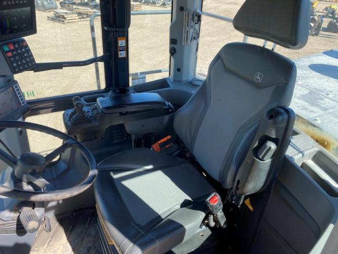 John Deere 824 P
