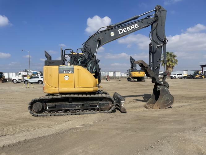 John Deere 135G