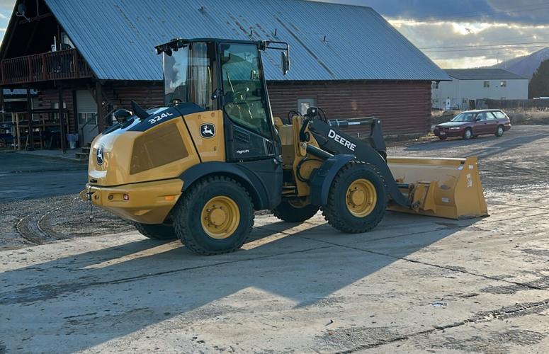 John Deere 324L
