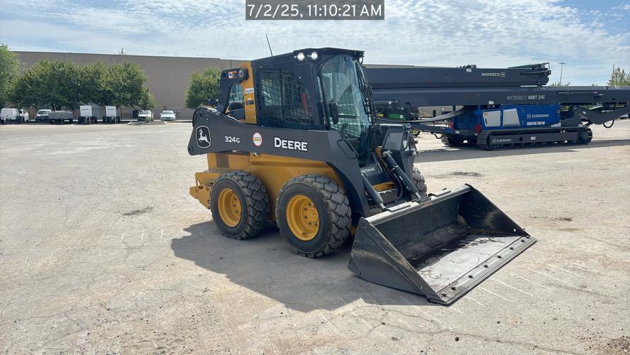 John Deere 324G