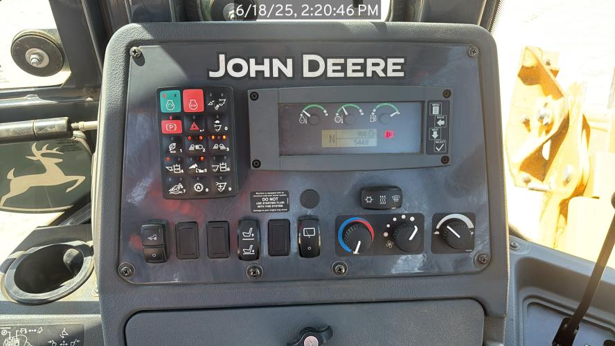 John Deere 320 P