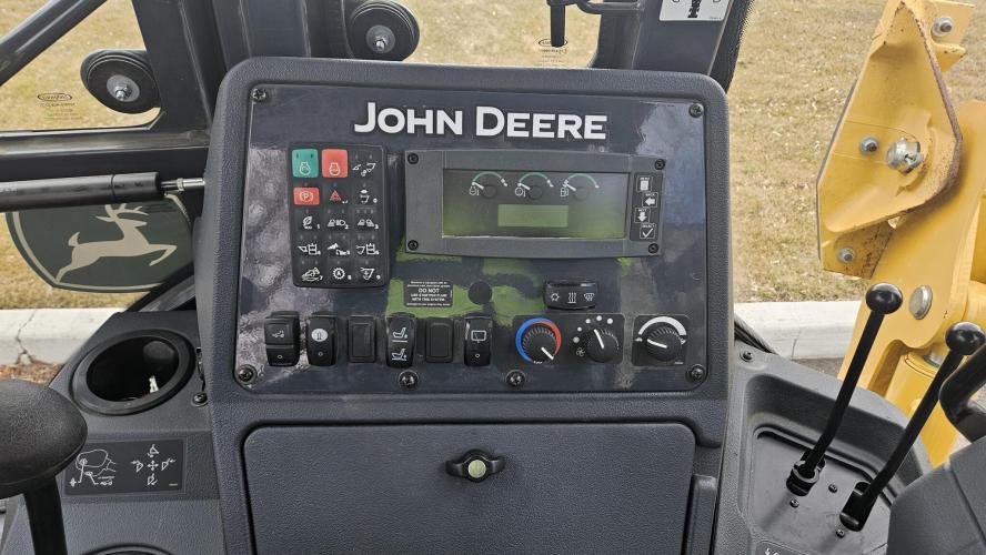 John Deere 320 P