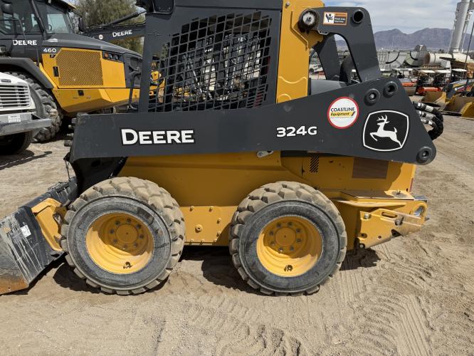 John Deere 324G