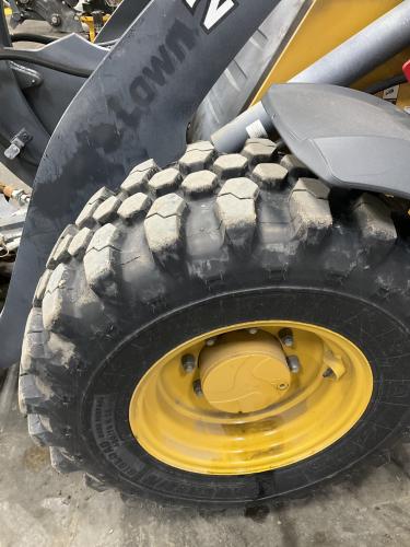 John Deere 244L