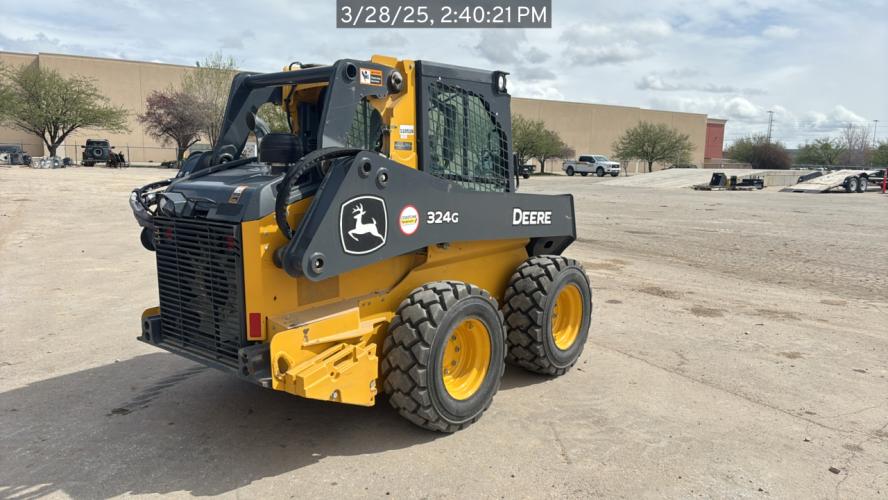 John Deere 324G