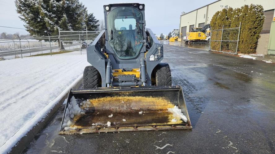 John Deere 332G