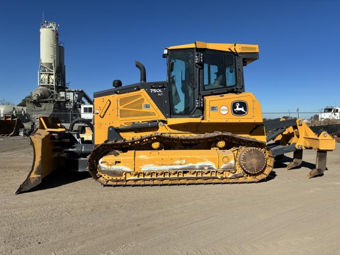John Deere 750L