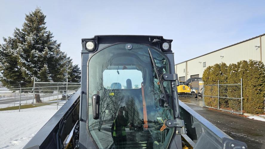John Deere 332G