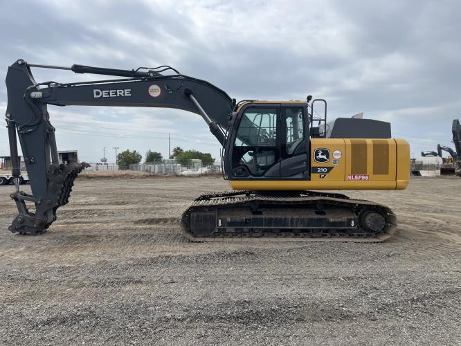 John Deere 210 P