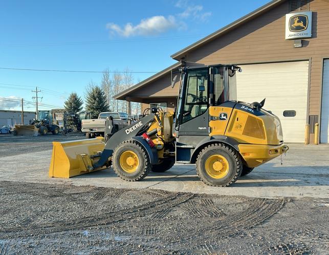 John Deere 324L