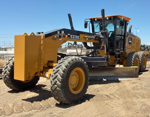 2024 John Deere 872GP