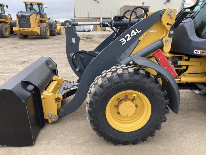 John Deere 324L
