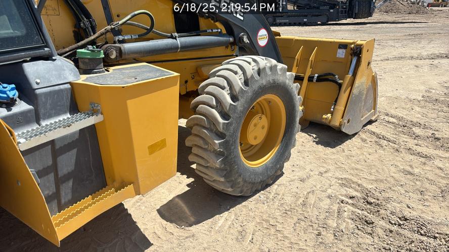 John Deere 320 P
