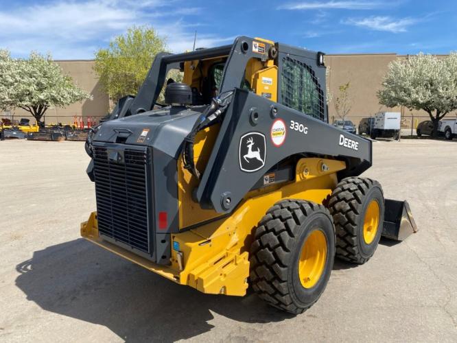 John Deere 330G