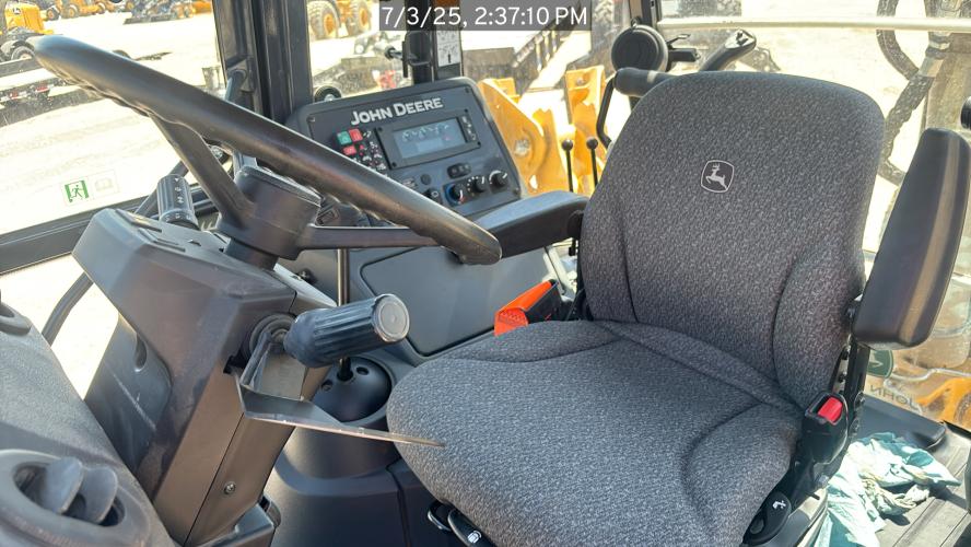 John Deere 320 P