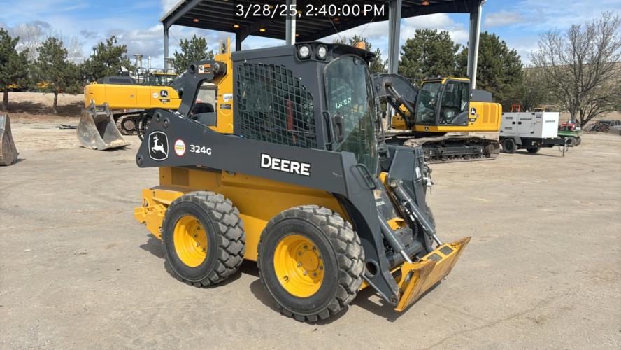 John Deere 324G
