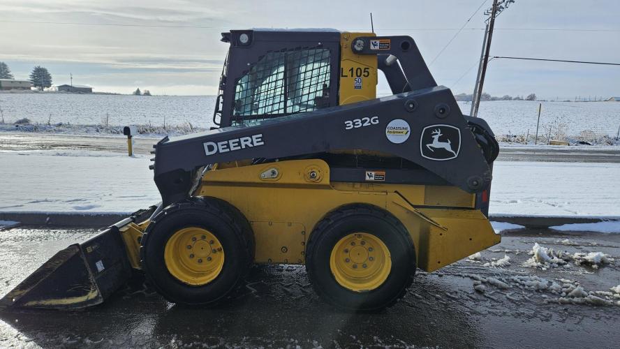 John Deere 332G