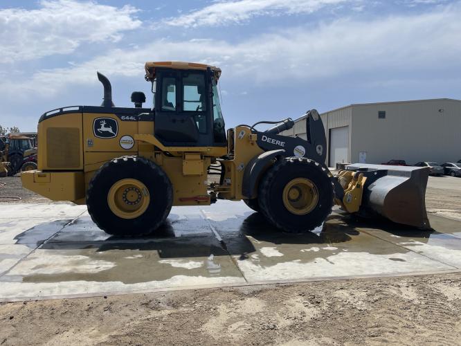 John Deere 644L