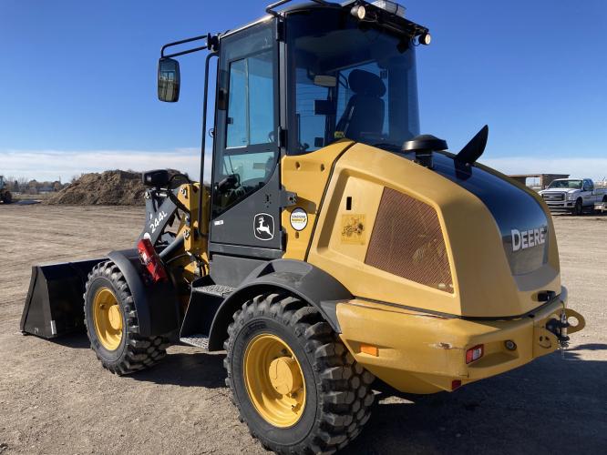 John Deere 244L