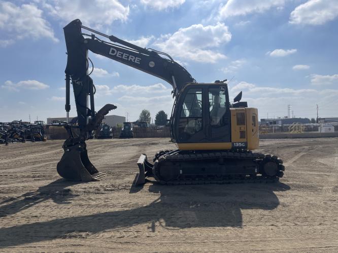 John Deere 135G