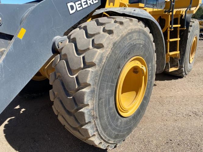 John Deere 824 P