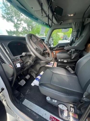 KENWORTH T880