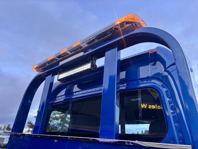 FREIGHTLINER BUSINESS CLASS M2 106 PLUS