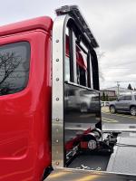 FREIGHTLINER BUSINESS CLASS M2 106 PLUS