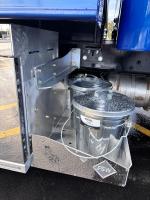 FREIGHTLINER BUSINESS CLASS M2 106 PLUS