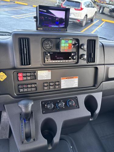 FREIGHTLINER BUSINESS CLASS M2 106 PLUS