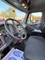 FREIGHTLINER BUSINESS CLASS M2 106