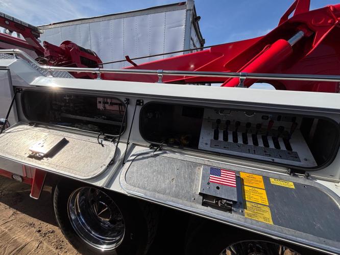 PETERBILT 389
