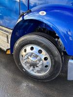 FREIGHTLINER BUSINESS CLASS M2 106 PLUS