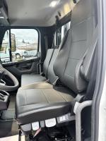 FREIGHTLINER BUSINESS CLASS M2 106 PLUS