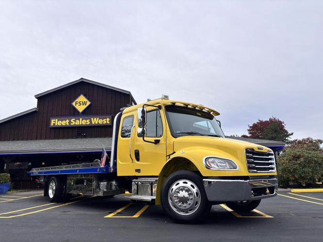 FREIGHTLINER BUSINESS CLASS M2 106 PLUS