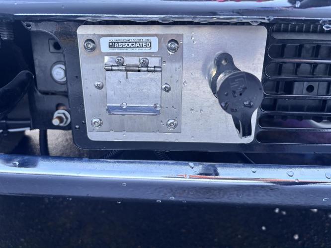 FREIGHTLINER BUSINESS CLASS M2 106 PLUS