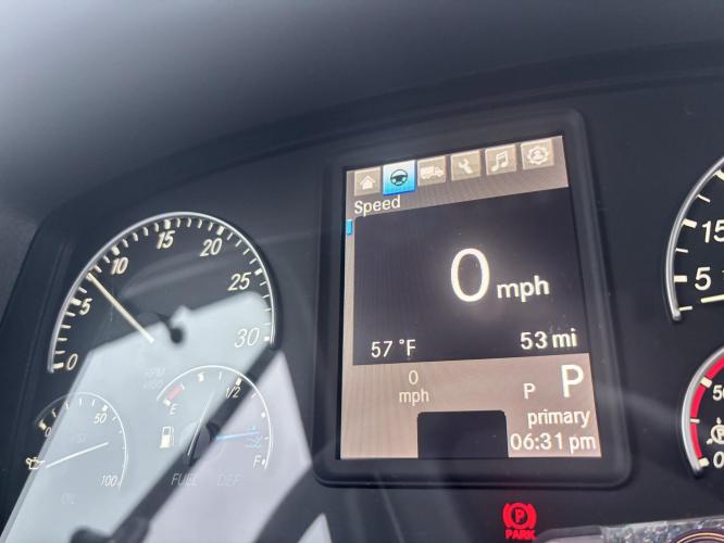 FREIGHTLINER BUSINESS CLASS M2 106 PLUS