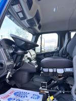 FREIGHTLINER BUSINESS CLASS M2 106 PLUS