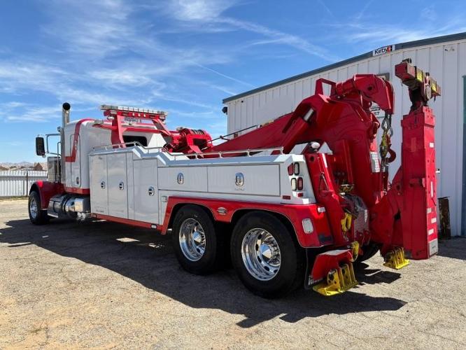 PETERBILT 389