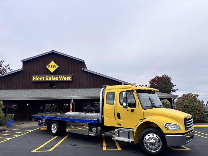 FREIGHTLINER BUSINESS CLASS M2 106 PLUS