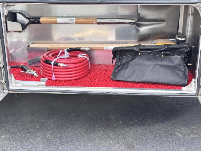 FREIGHTLINER BUSINESS CLASS M2 106 PLUS