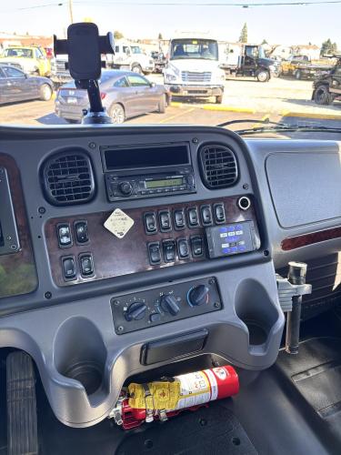 FREIGHTLINER BUSINESS CLASS M2 106