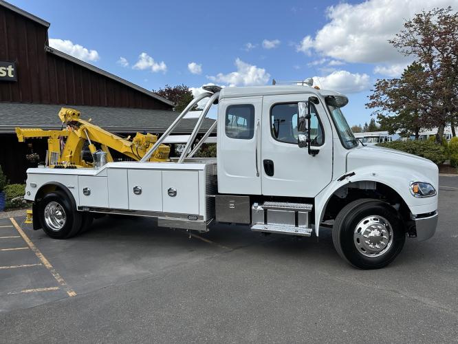 FREIGHTLINER BUSINESS CLASS M2 106