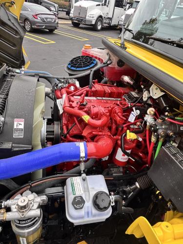 FREIGHTLINER BUSINESS CLASS M2 106 PLUS