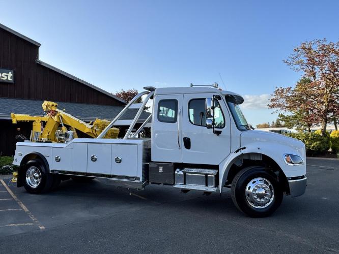 FREIGHTLINER BUSINESS CLASS M2 106