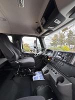 FREIGHTLINER BUSINESS CLASS M2 106 PLUS