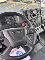 FREIGHTLINER BUSINESS CLASS M2 106 PLUS