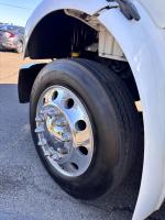 FREIGHTLINER BUSINESS CLASS M2 106