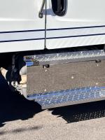 FREIGHTLINER BUSINESS CLASS M2 106