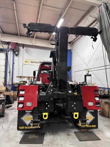 FREIGHTLINER BUSINESS CLASS M2 106